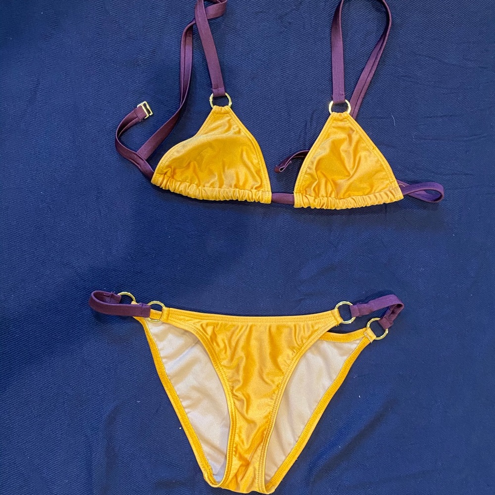 Triangle Bikini - Picture 2 of 4